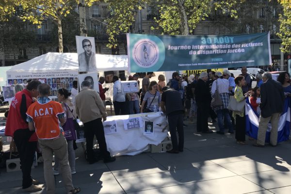 Collectif des Familles de disparus en Algérie — Rassemblement pour la journée internationale des victimes de disparition forcée